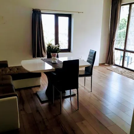 بيت للعطل Aleksandar House Marinka