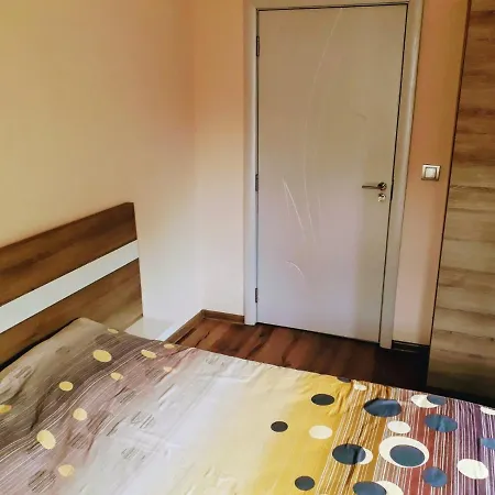 Aleksandar House بيت للعطل